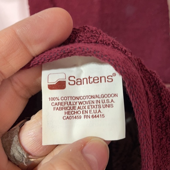 Santens deep red burgundy hand towel in snow pine claret NWT 💯 cotton - Picture 4 of 5
